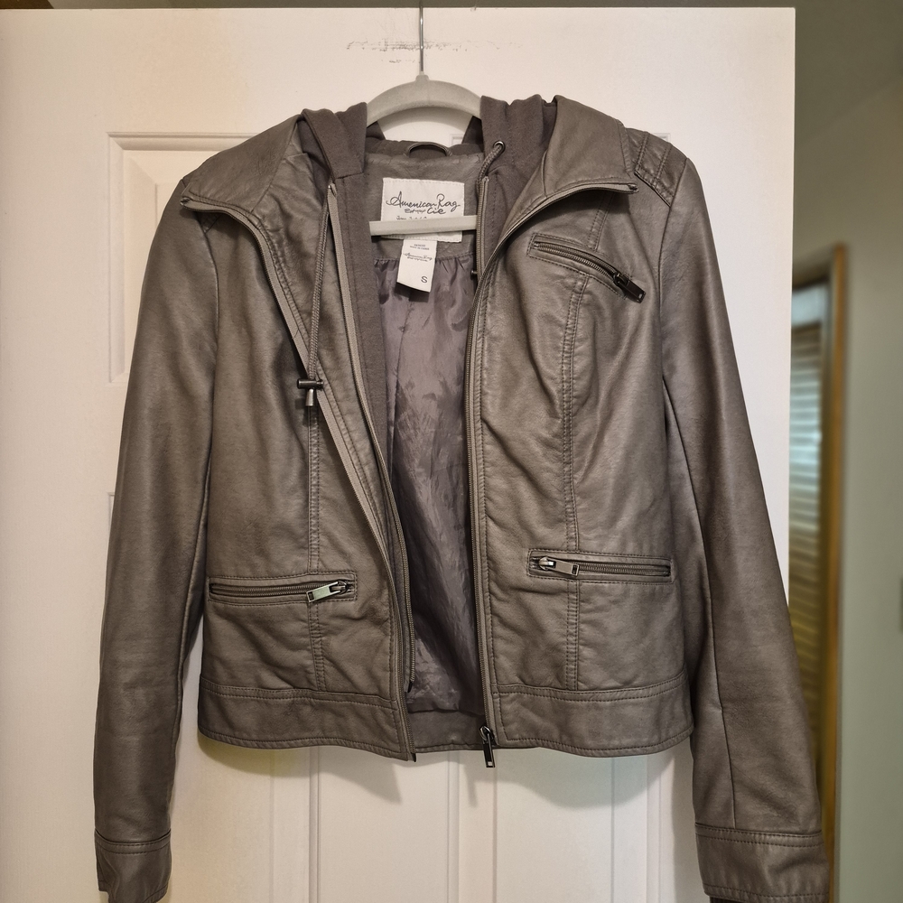 American Rag Cie Womens Gray Faux Leather Moto Jacket Hooded Size S
Streetwear